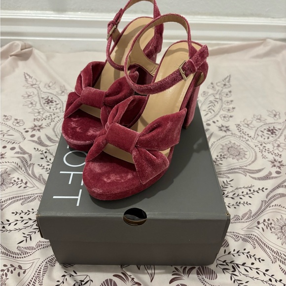 LOFT Velvet Red Heels - Picture 2 of 6